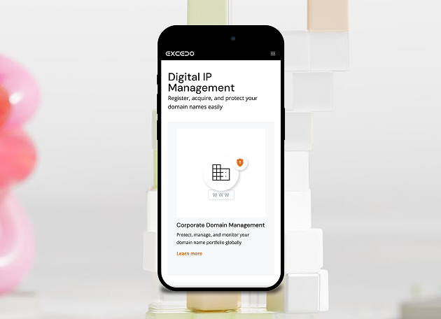Mobil webbdesign framtagen för Excedo, med strategisk struktur, konsekvent branding, responsiv layout och optimerad användarnavigering.